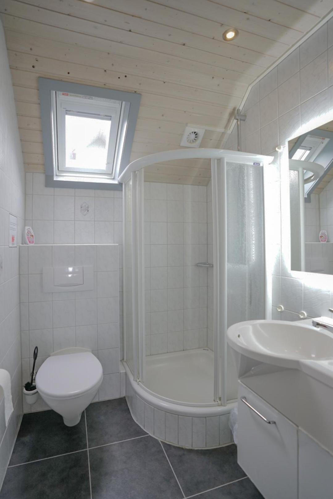 Ferienhaus "Gestiefelter Kater" Am See Im Bergland Kirchheim  Exteriör bild