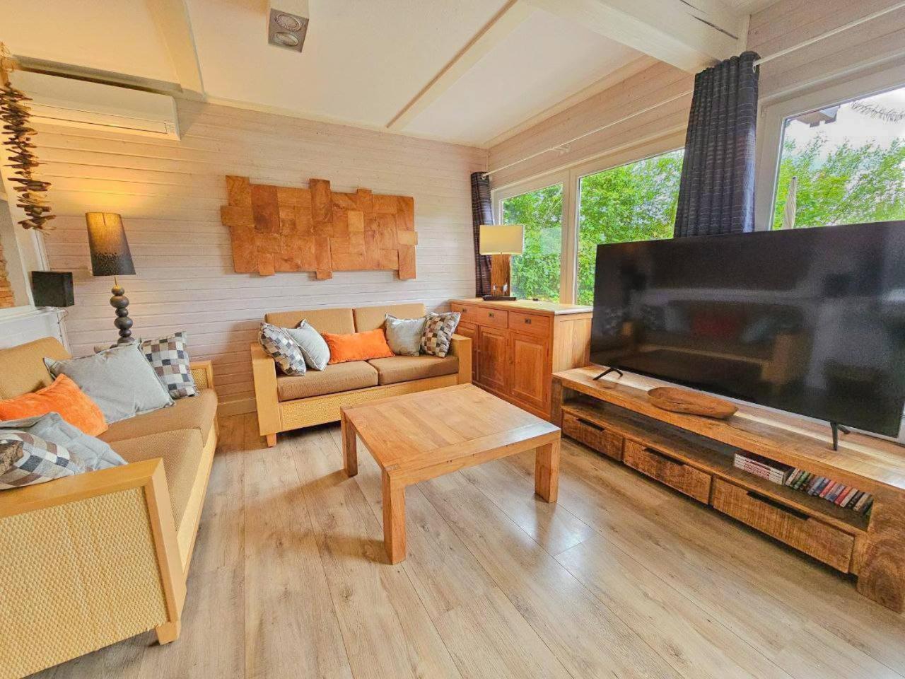 Ferienhaus "Gestiefelter Kater" Am See Im Bergland Kirchheim  Exteriör bild